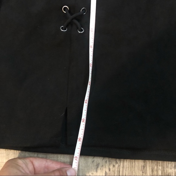 Adorable black suede skirt size L - Picture 2 of 5